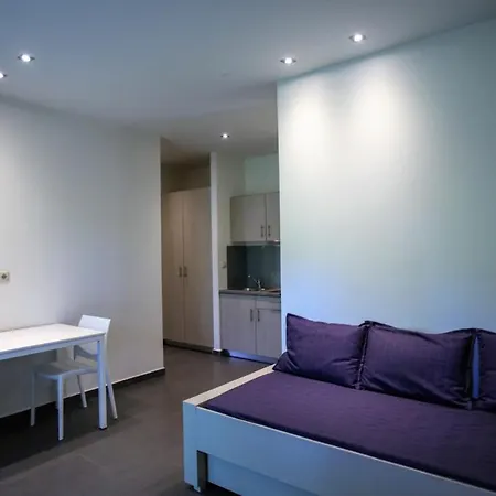 Apartahotel Makris Yialos *