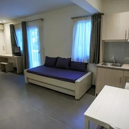 Apartahotel Makris Yialos *