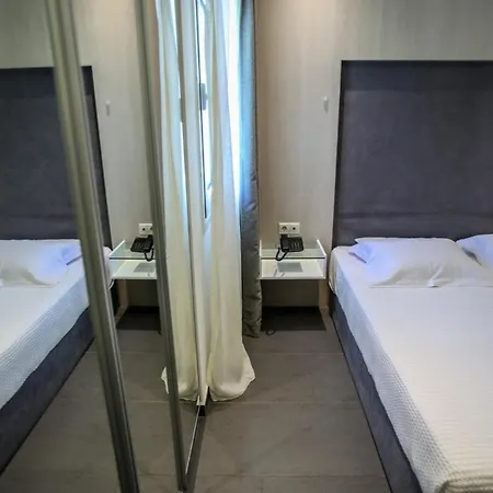 Apartahotel Makris Yialos *