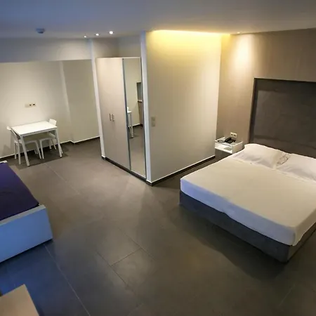 Apartahotel Makris Yialos *